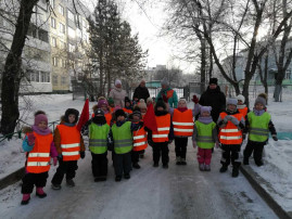 По городу гуляем, знаки повторяем! По городу гуляем, знаки повторяем!.